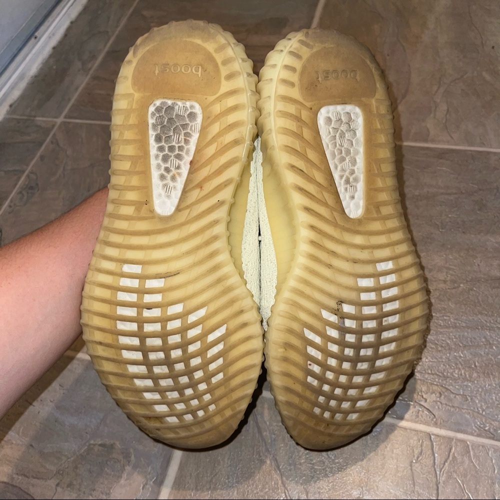 Yeezy Butter 350 V2 Sneakers - Picture 8 of 9